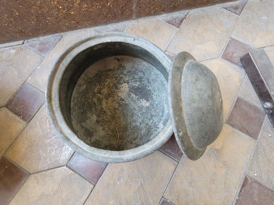 мись козонь (антикварь) сотилади