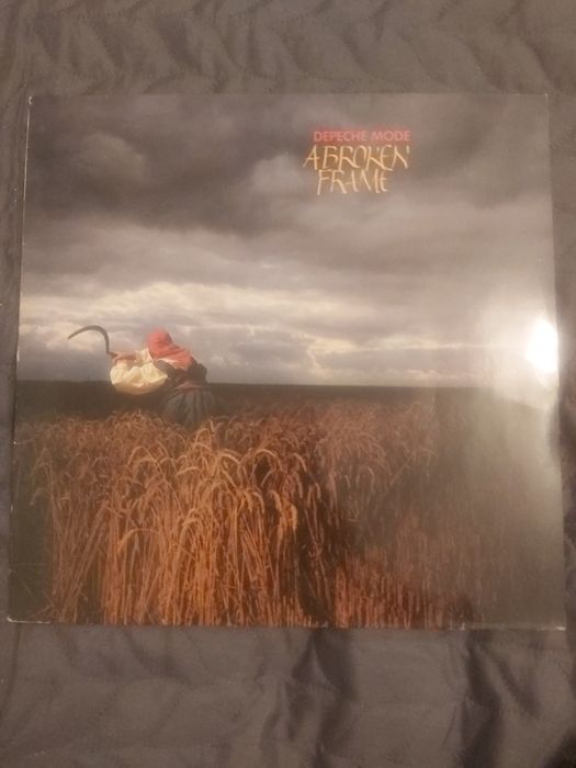 Depeche Mode – A Broken Frame