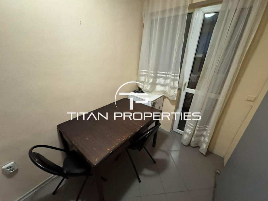 Дава се под наем Двустаен апартамент в Варна, Център - 43 кв.м за 281 € - Снимка #3