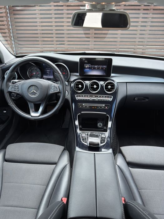 Mercedes-Benz C220