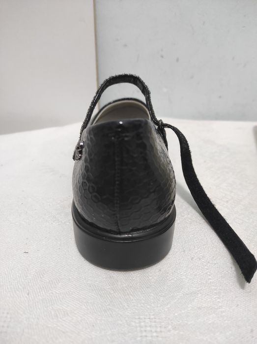 Туфли для девочек 36 р