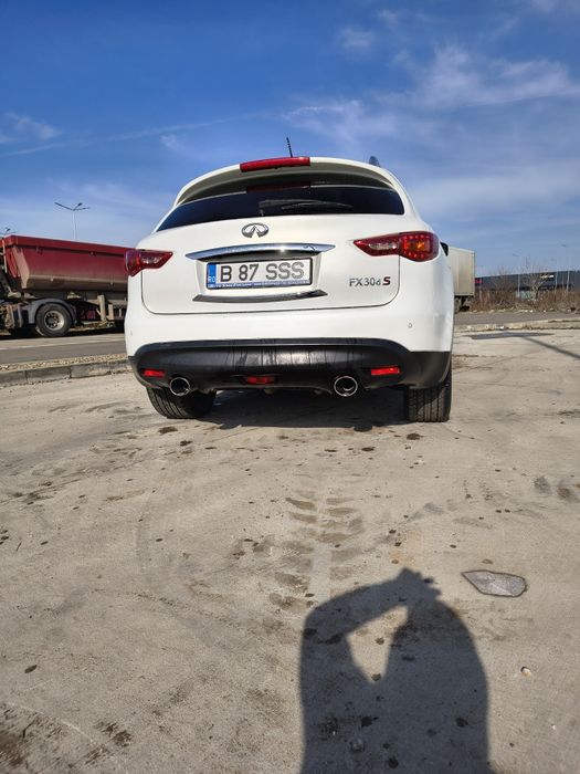 Vând Infiniti fx30d