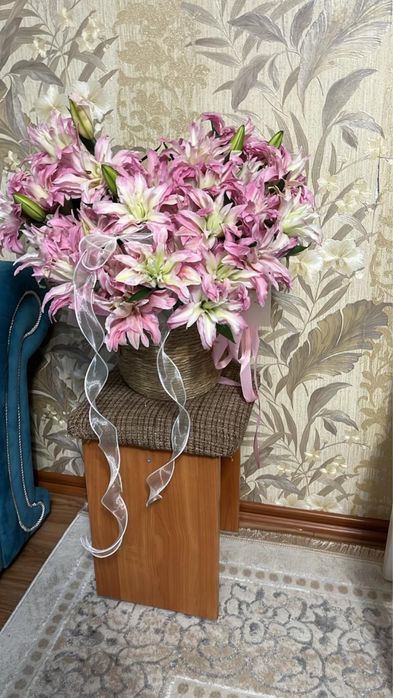 Продаю корзину с лилиями