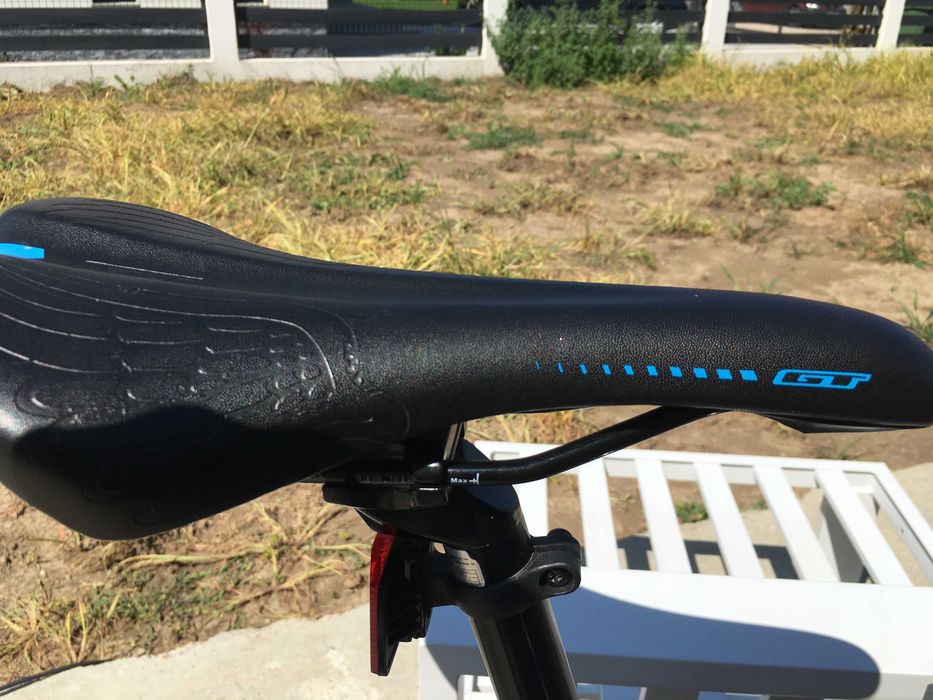 bicicleta tip MTB marca GT pentru adolescenti de 1.58-1.65 m