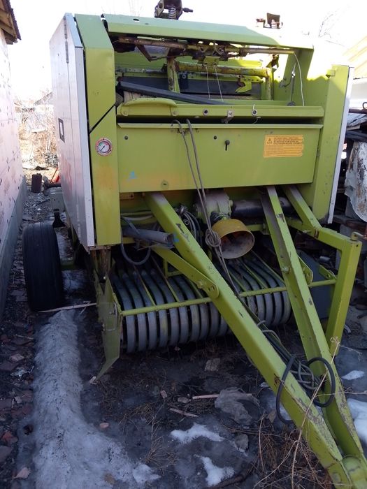 Рулонный пресс Claas rolant46