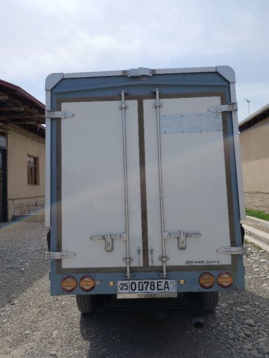 Isfana furgon sotiladi srocni