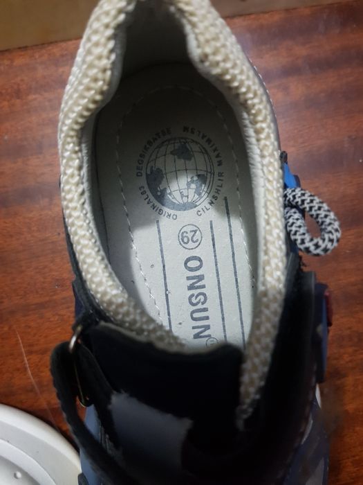 Продам новые сандали для мальчика