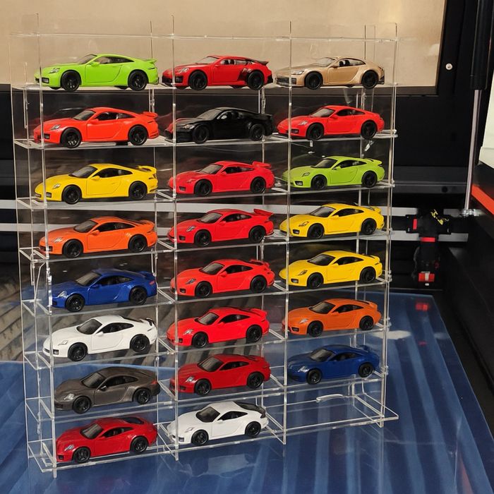 Витрина за 24 колички 1:43 Hot Wheels, Matchbox и др.