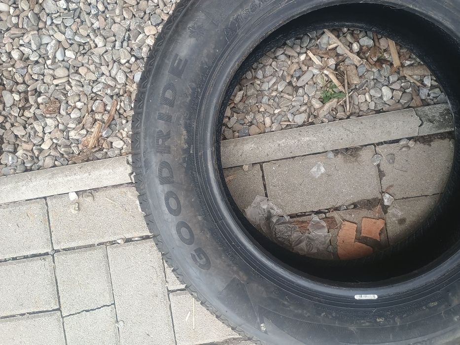 Vând cauciucuri noi Goodride