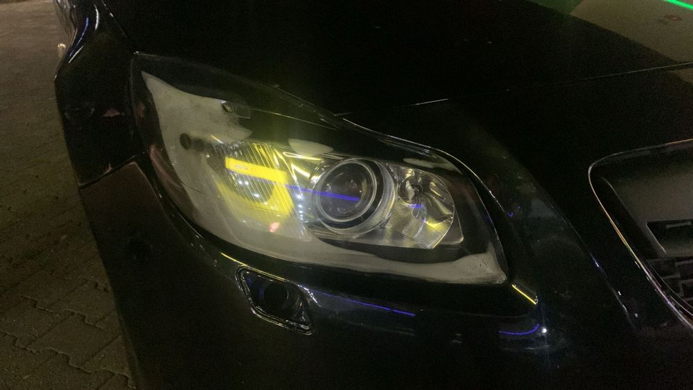 Reparatii faruri. Reetansare faruri. Inlocuire sticle faruri