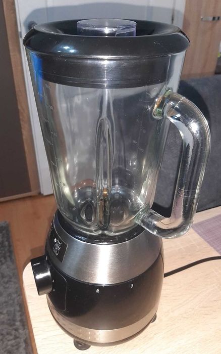 Vând Blender Russell Hobbs  stare foarte buna