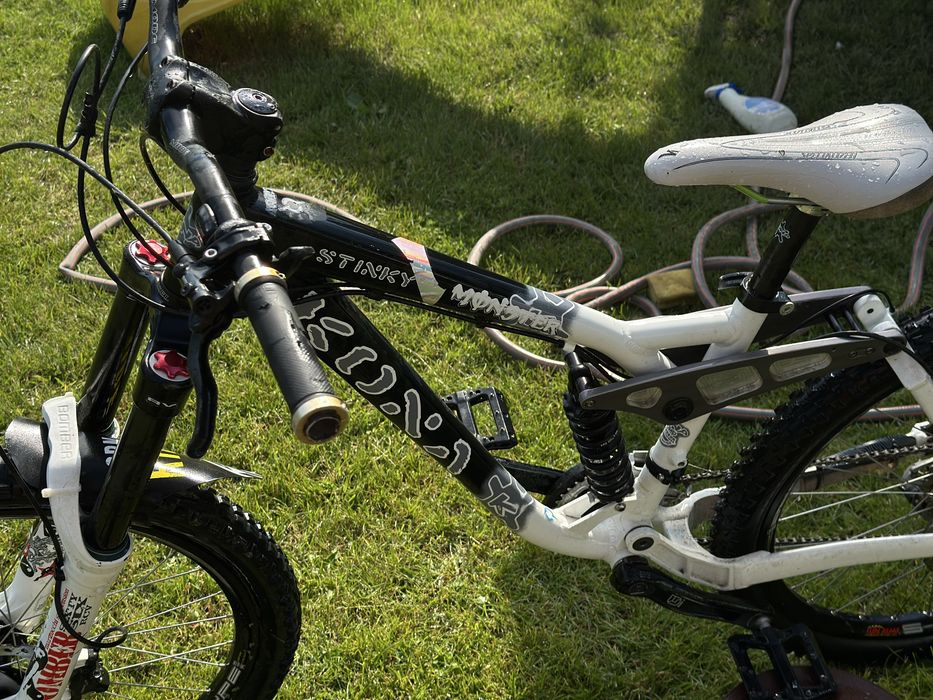 Kona Stinky 2009 Downhill Full Suspension