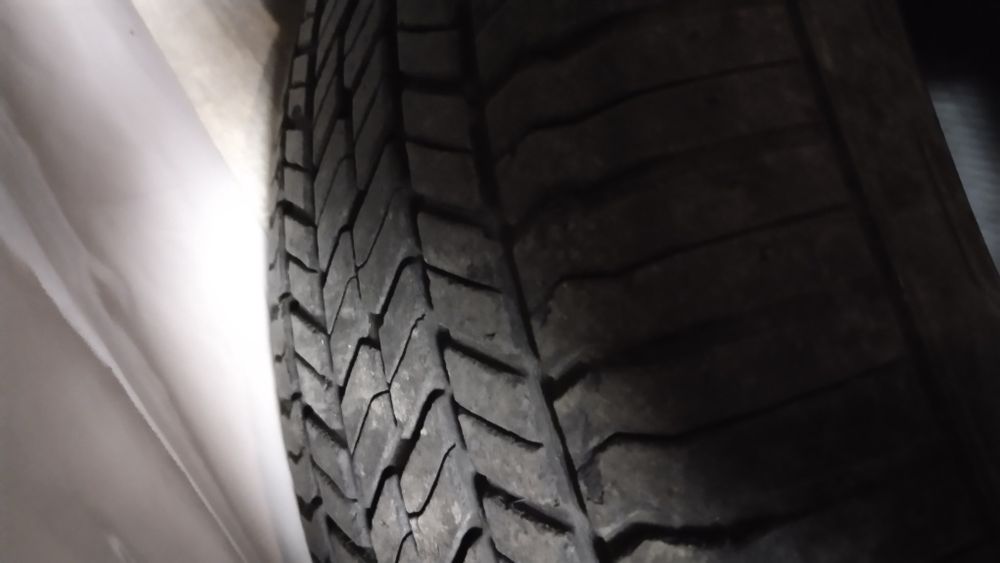 3 шины Yokohama 215/70/R16
