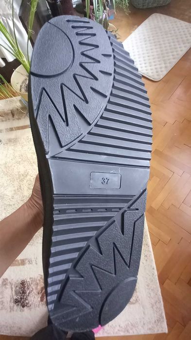 Уникален   модел