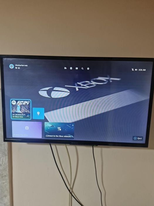 Vand Xbox One + o maneta si 2 jocuri