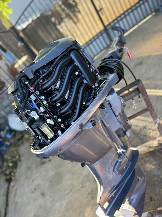 Vand schimb cu ceva mai ieftin Motor de barca yamaha 50hp 4T 2023