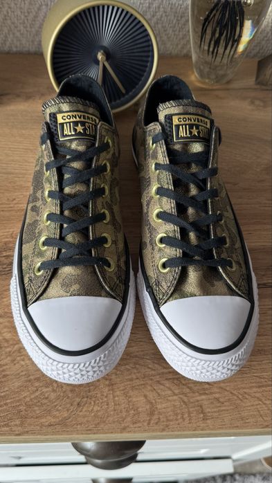 Нови дамски кецове Converse номер 39