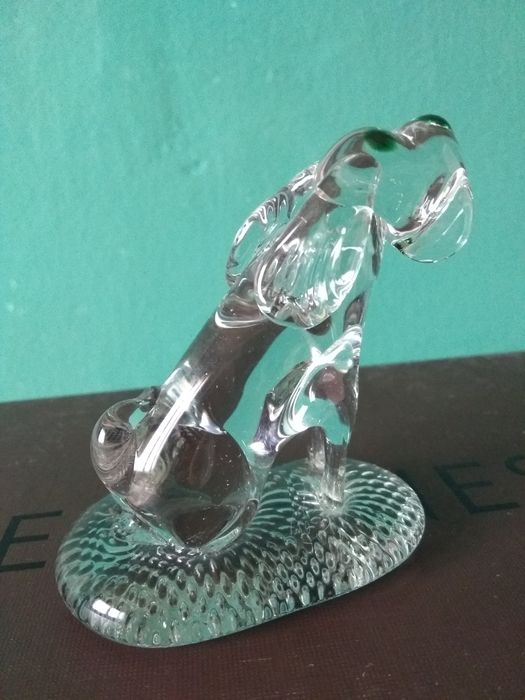 Продается статуэтка собачка