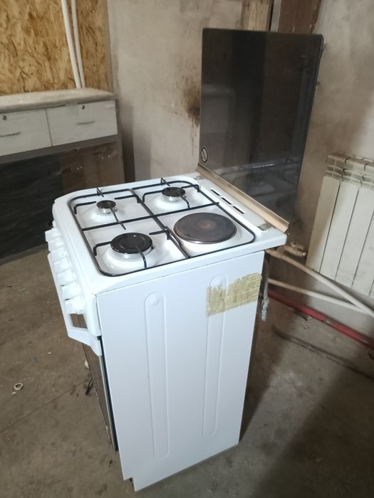 Продам газовую плиту