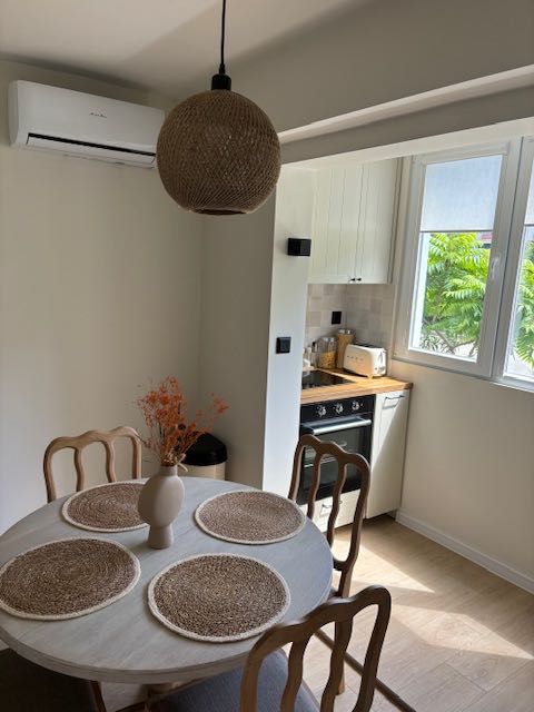 Продава се Тристаен апартамент в Бургас, Меден рудник - зона В - 90 кв.м за 1667 €/кв.м - Снимка #2