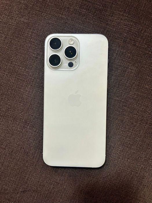 Vând iPhone 15 Pro Max – 512 GB
