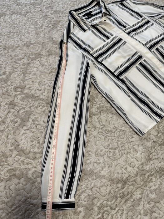 Camasa dama H&M marime 36 alb cu dungi negre eleganta