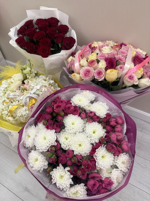 Букет Цветов розы и разные