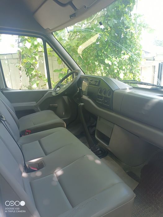Transport marfă , mobilă,debarasari ,mutari ,diferite obiecte