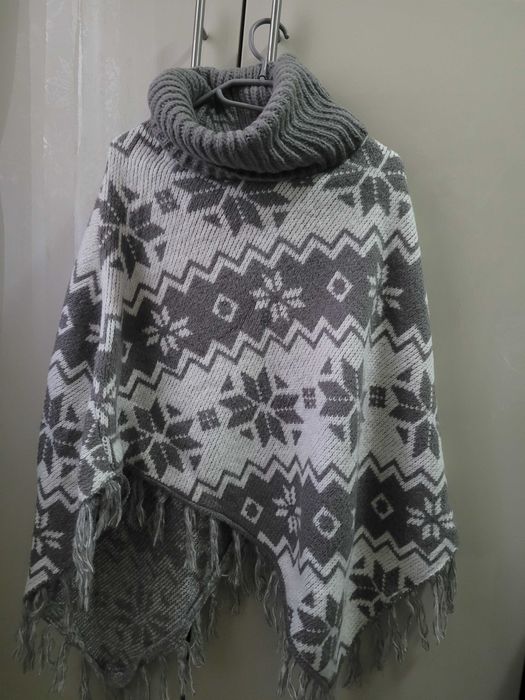 Poncho - cardigan Dama- gri cu alb