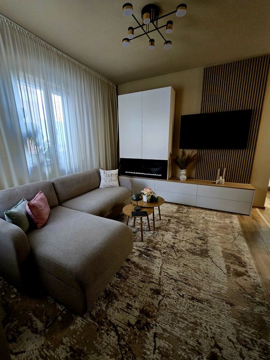 Vând casă zonă centrală