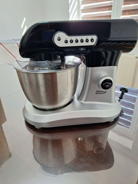 Vind robot bucatarie