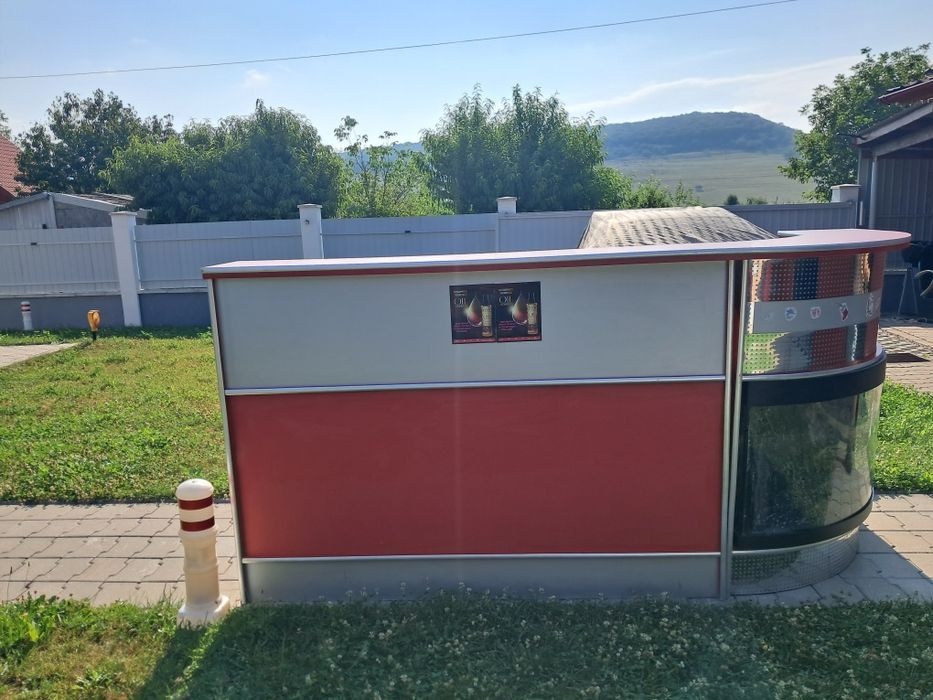 Mobilă de recepție cu acvariu incorporat