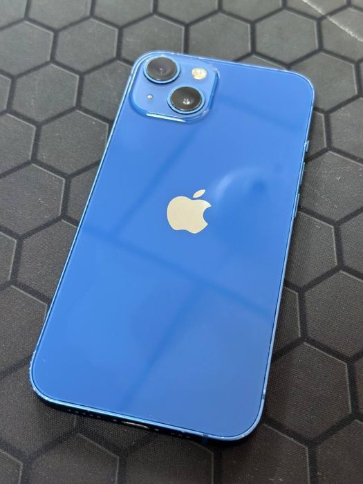 Продам айфон 13 на 128 гб