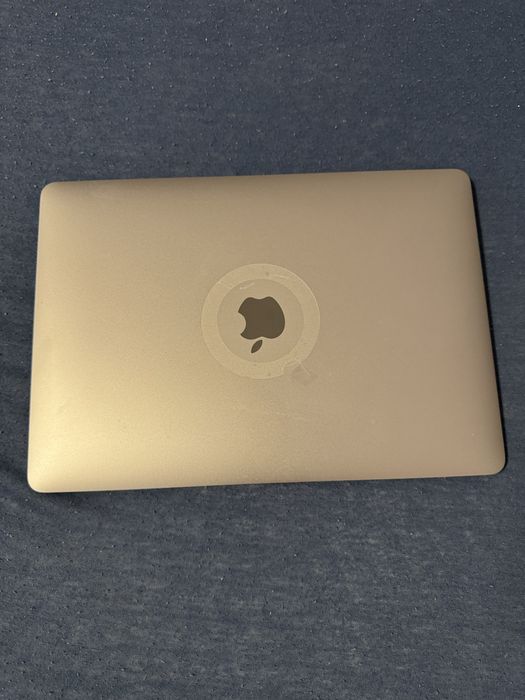 Apple MacBook Air M1 2020 de vânzare | OLX.ro