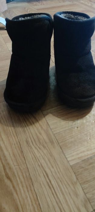 Угги детские продам