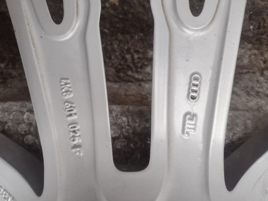Почти нови 20-5х112 ЕТ30 8.5j AUDI S7 A7