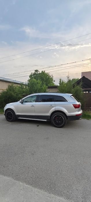 Продаётся Ауди Q7 3.0 Дизель