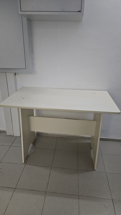 Кухонный стол б/у