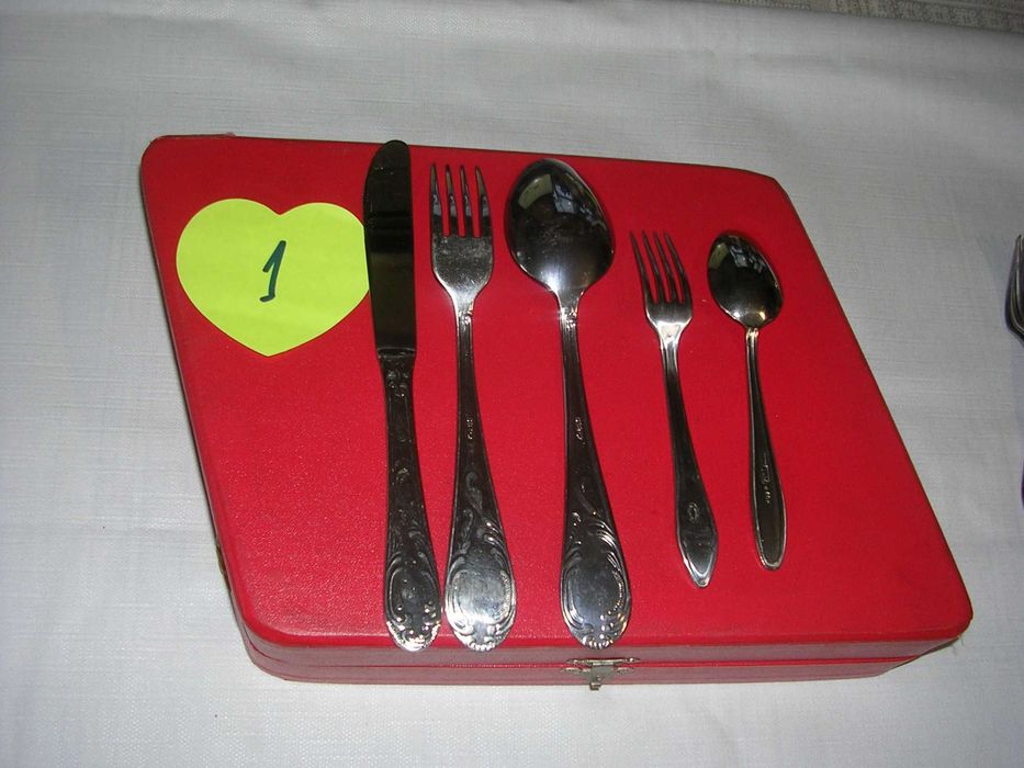 Лъжици вилици ножове  от соца-нови