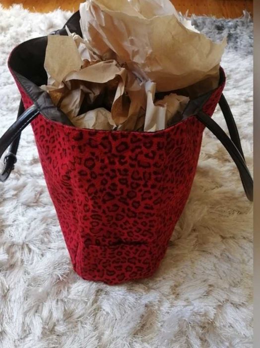 Нова Neiman Marcus Чанта Текстил Червена Леопардов Принт