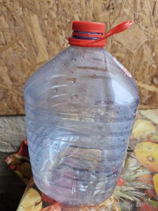 Продам пластиковые бутыли