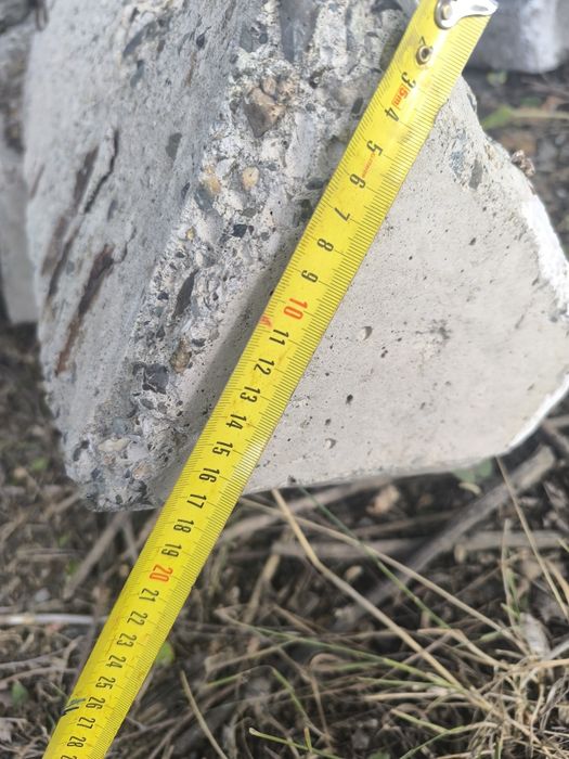 Бетонные бордюры, столбы, пасынки