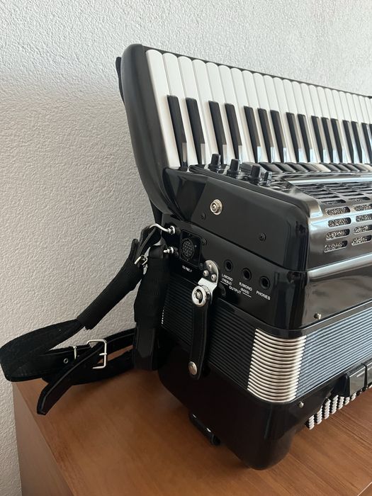 Акордеон Roland FR-7x БАРТЕР