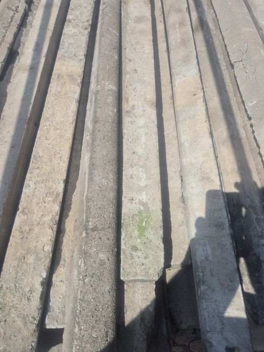 Nelu vinde stalpi de gard de la catalin