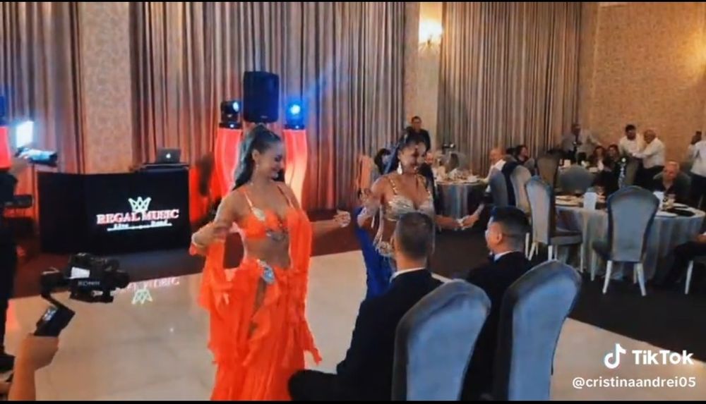 Dansatoare belly dance
