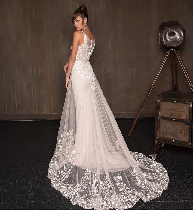 Продам свадебные платья