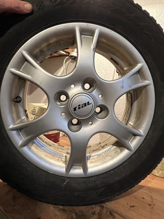 Продавам зимни гуми 185/65R14