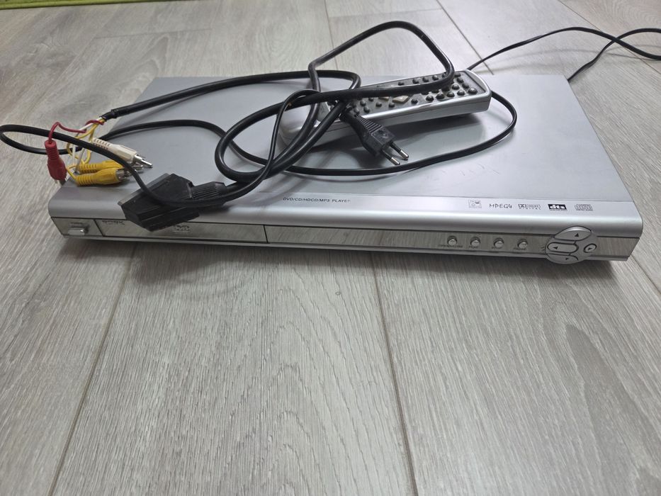 Продам DVD плеер с ПДУ