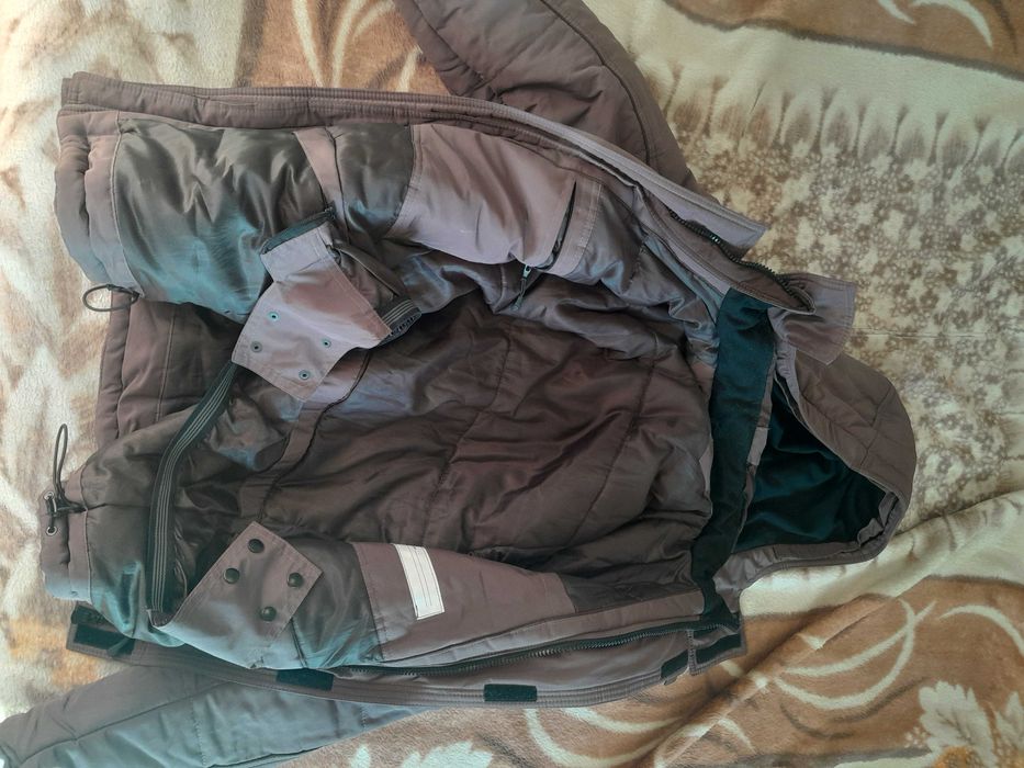 Куртка зимняя с капюшоном