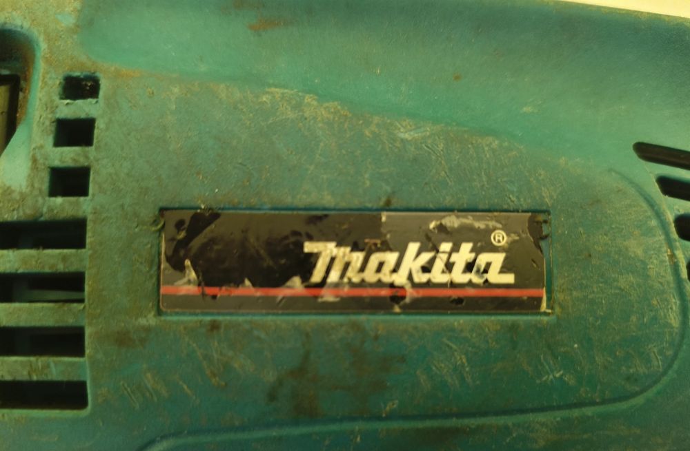 Bormașină electrică cu cablu Makita 710W